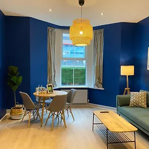 Apartment Aaron Wise - 17 Fitzhamon