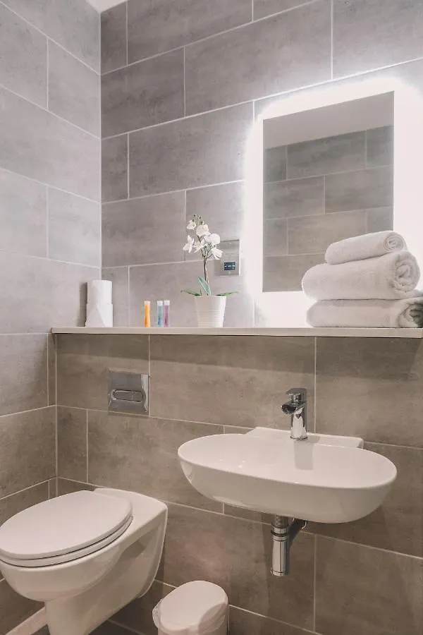 Park Lane Aparthotel By Urban Space 卡迪夫 4*,